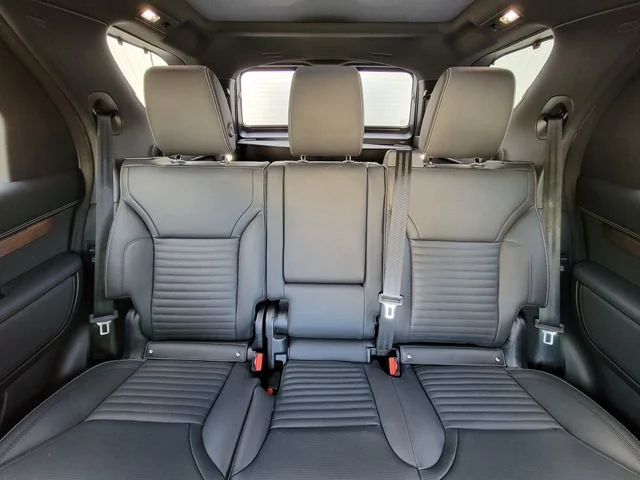 Used 2025 Fuji White Land Rover Dynamic SE image 24