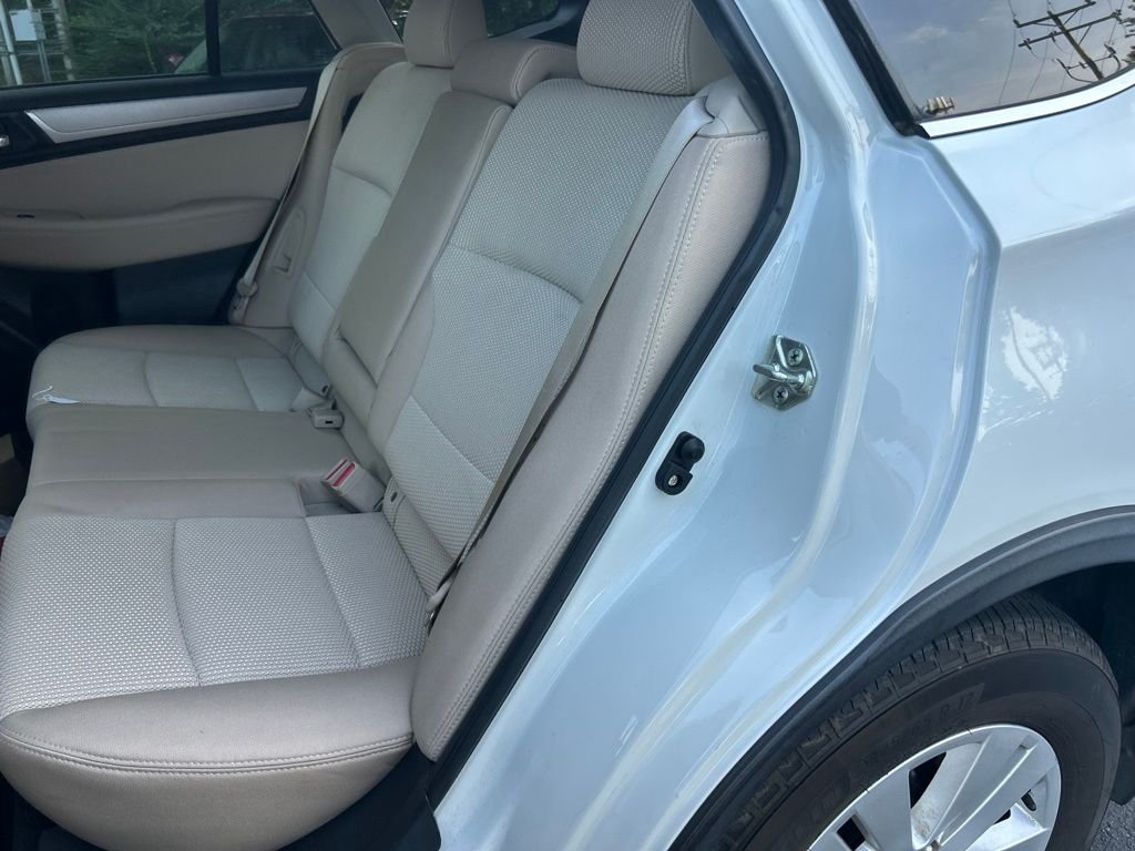 Used 2016 White Subaru 2.5i Premium image 17