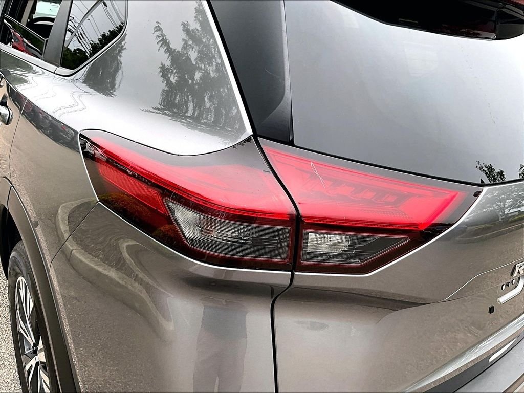 Used 2023 Gray Nissan SV image 32
