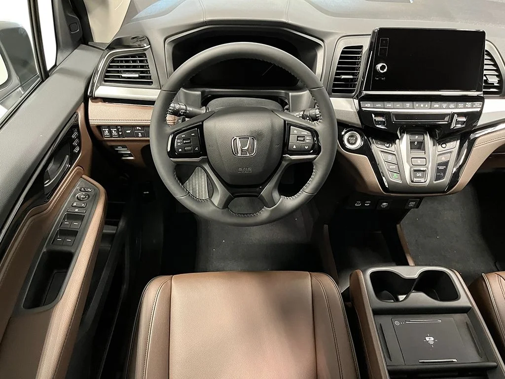 New 2026 Platinum White Pearl Honda Touring image 27