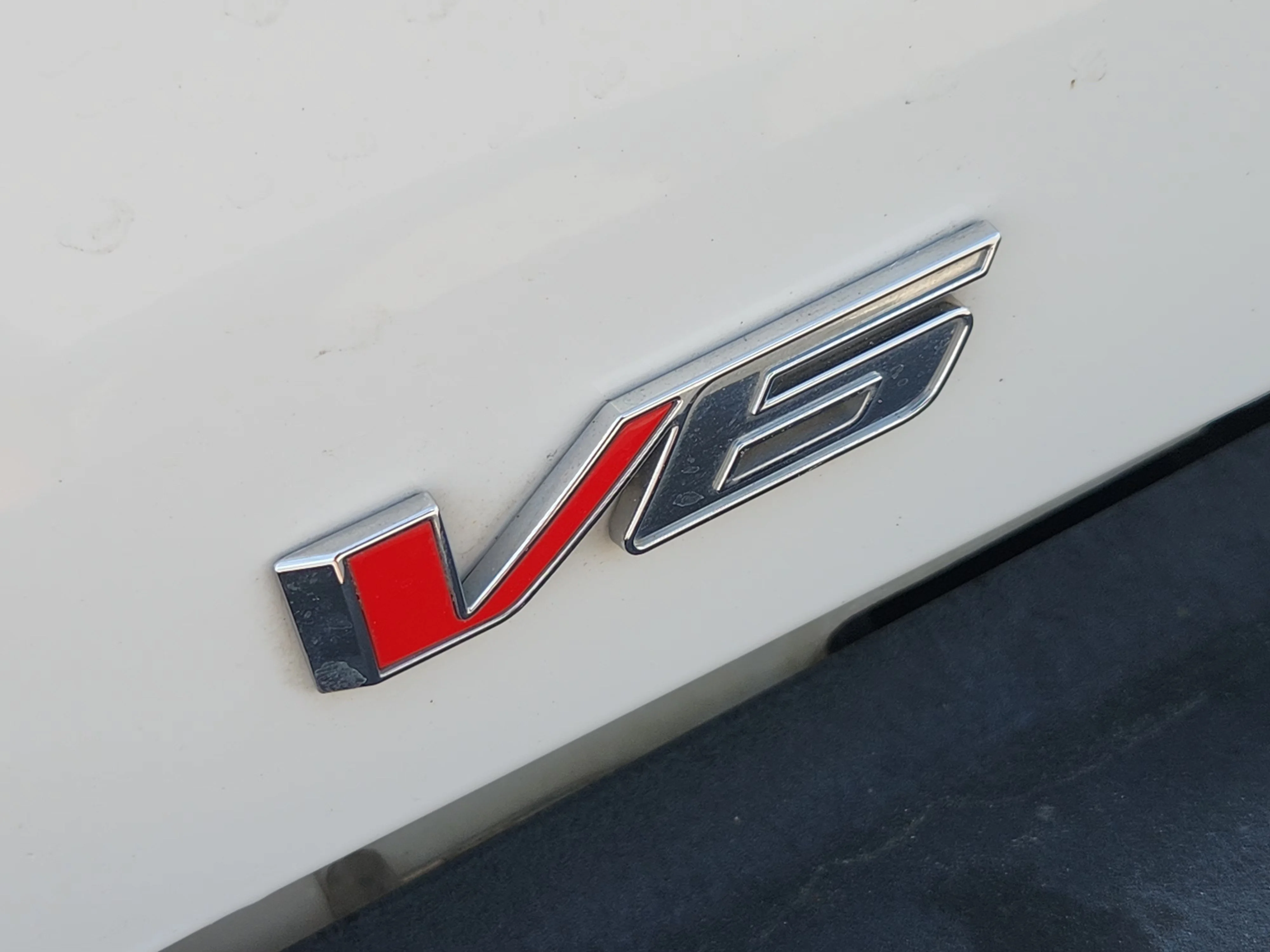 Used 2022 Summit White GMC AT4 w/Leather image 13