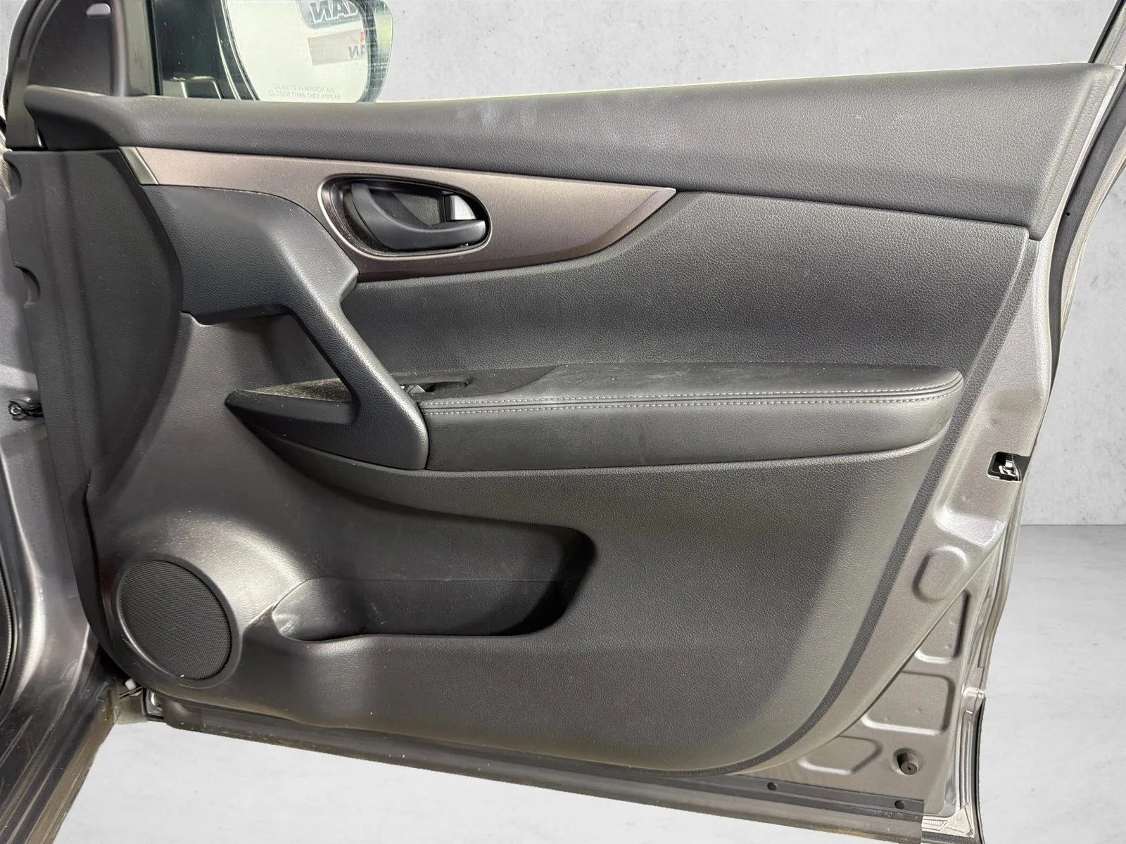 Used 2021 Red Nissan S image 14