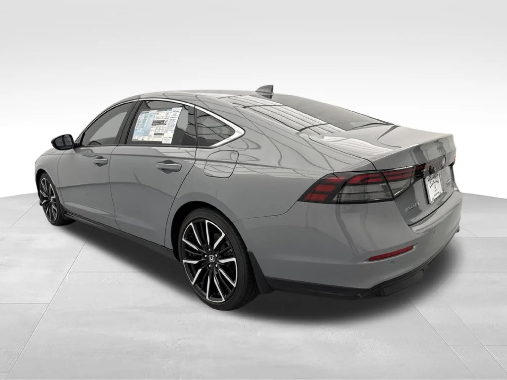 New 2026 Urban Gray Pearl Honda Touring image 5