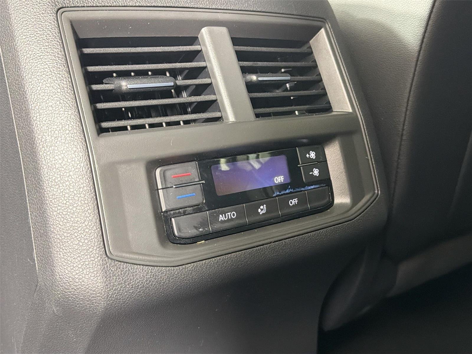 Certified Used 2023  Volkswagen 2.0T SE w/Technology image 23