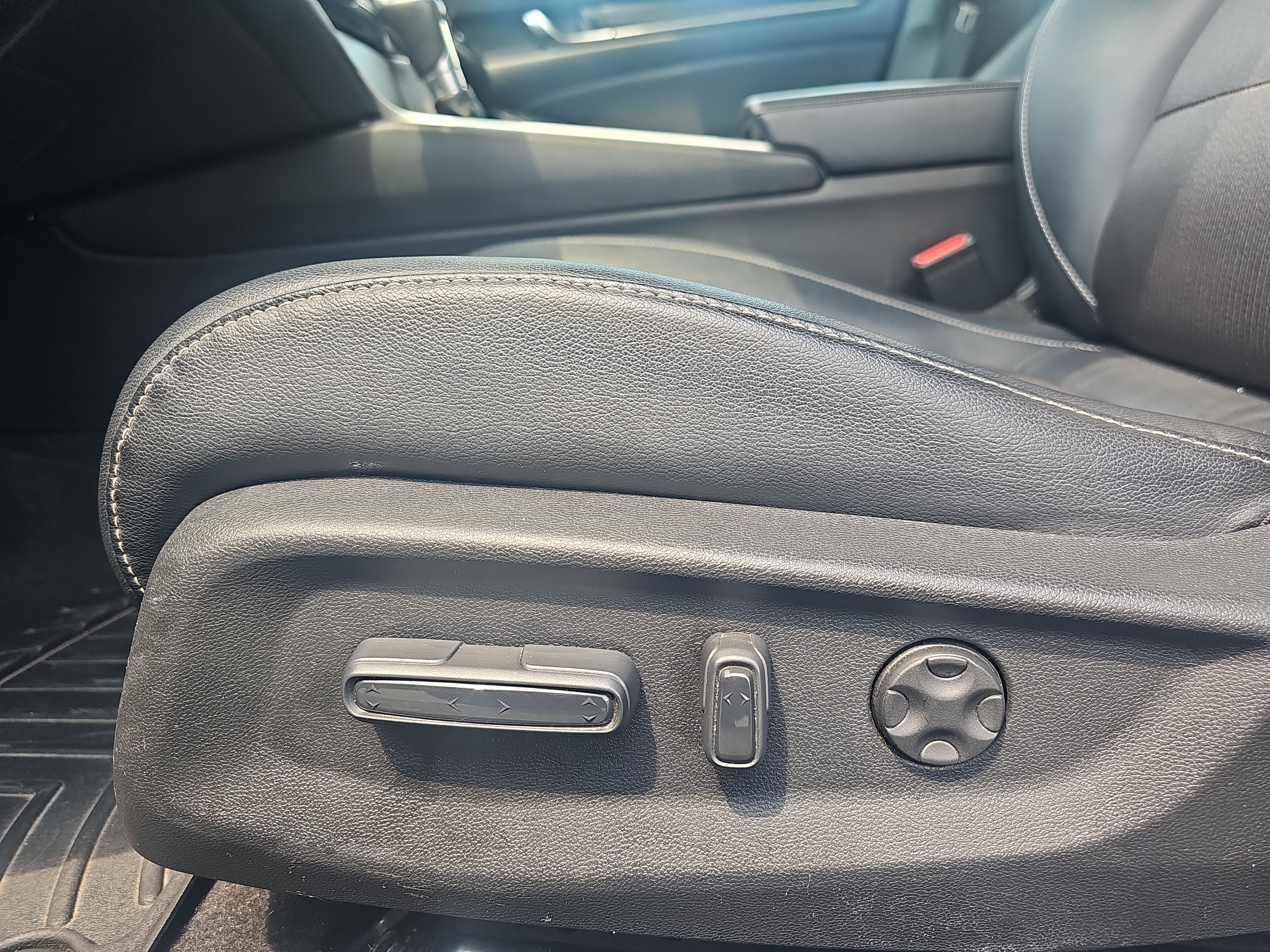 Used 2018 Modern Steel Metallic Honda Sport 1.5T image 13
