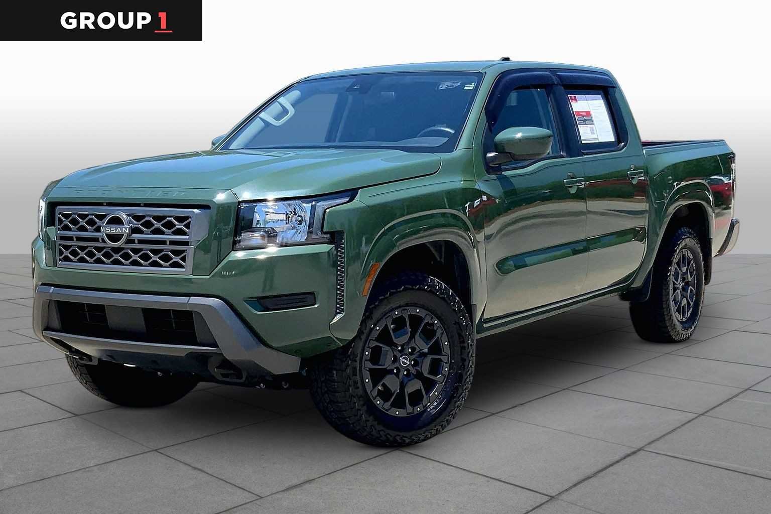 2022 Nissan Frontier SV Crew Cab 4X4 SWB's photo
