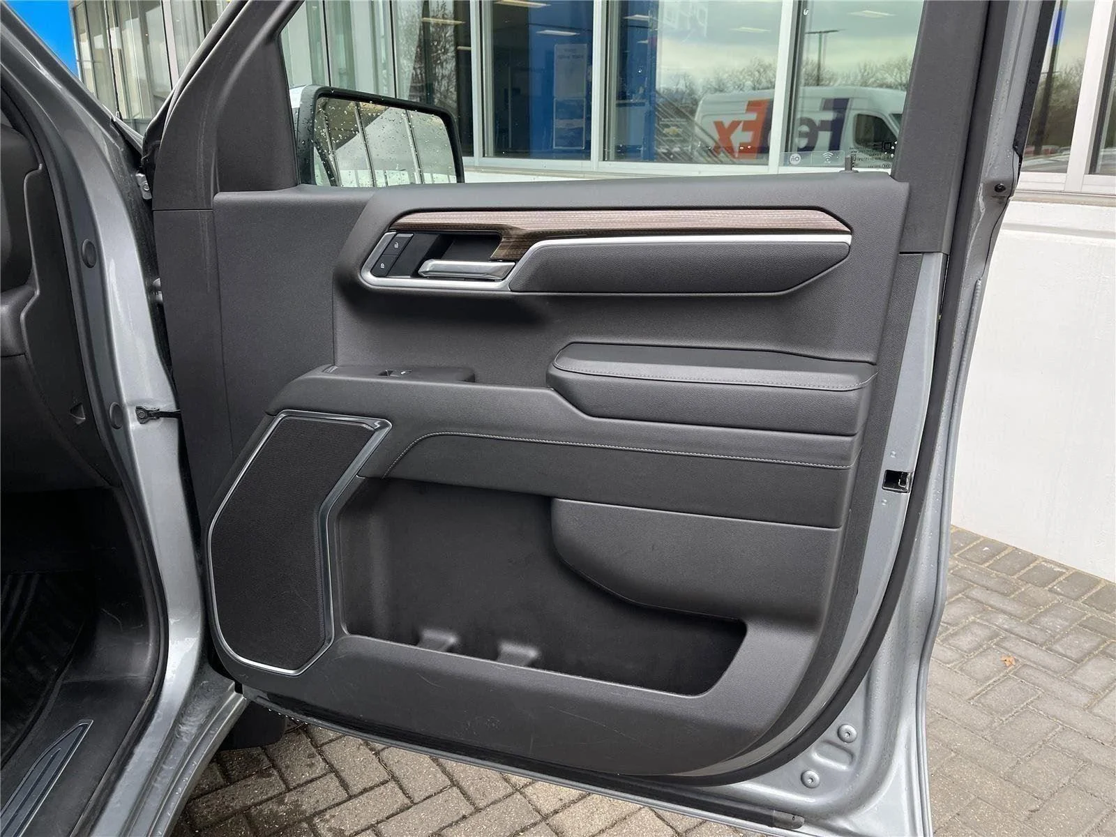 Used 2025 Sterling Gray Metallic Chevrolet LT image 34