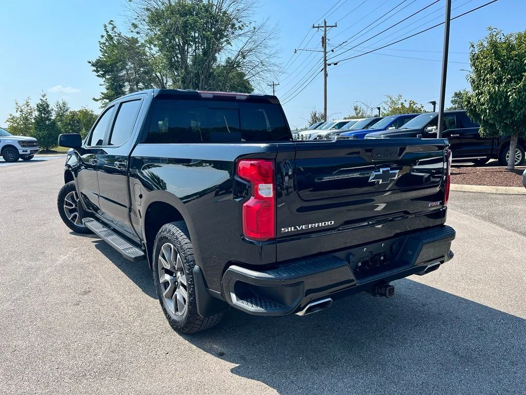 Used 2022 Black Chevrolet RST image 4