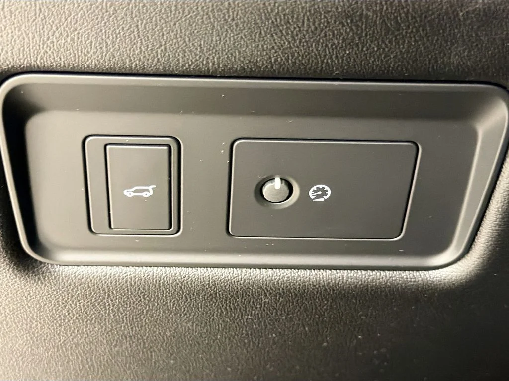Used 2020  Land Rover HSE image 11