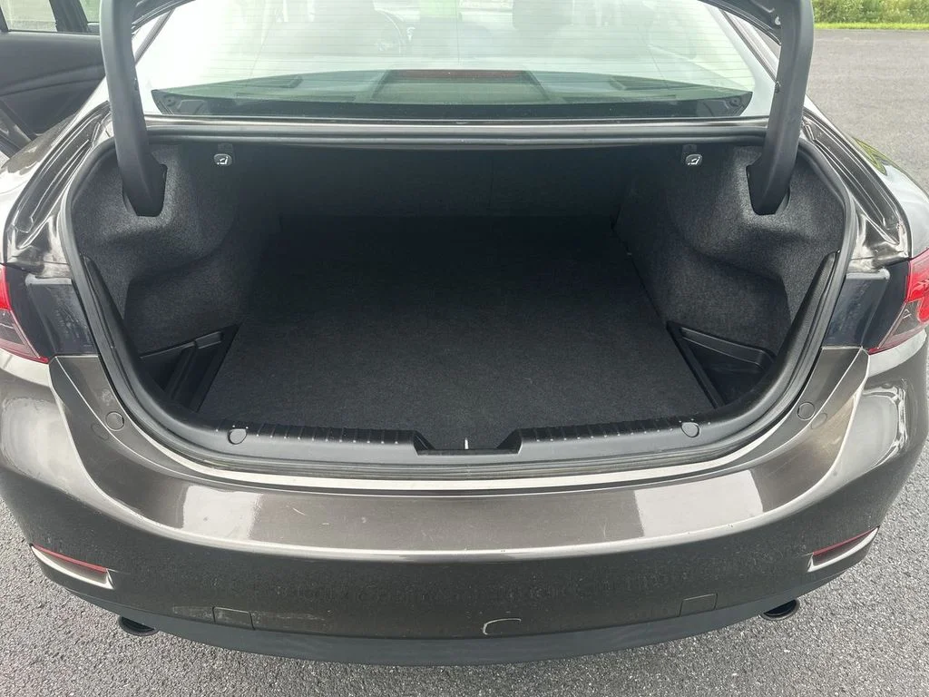 Used 2017 Silver Mazda Sport image 30
