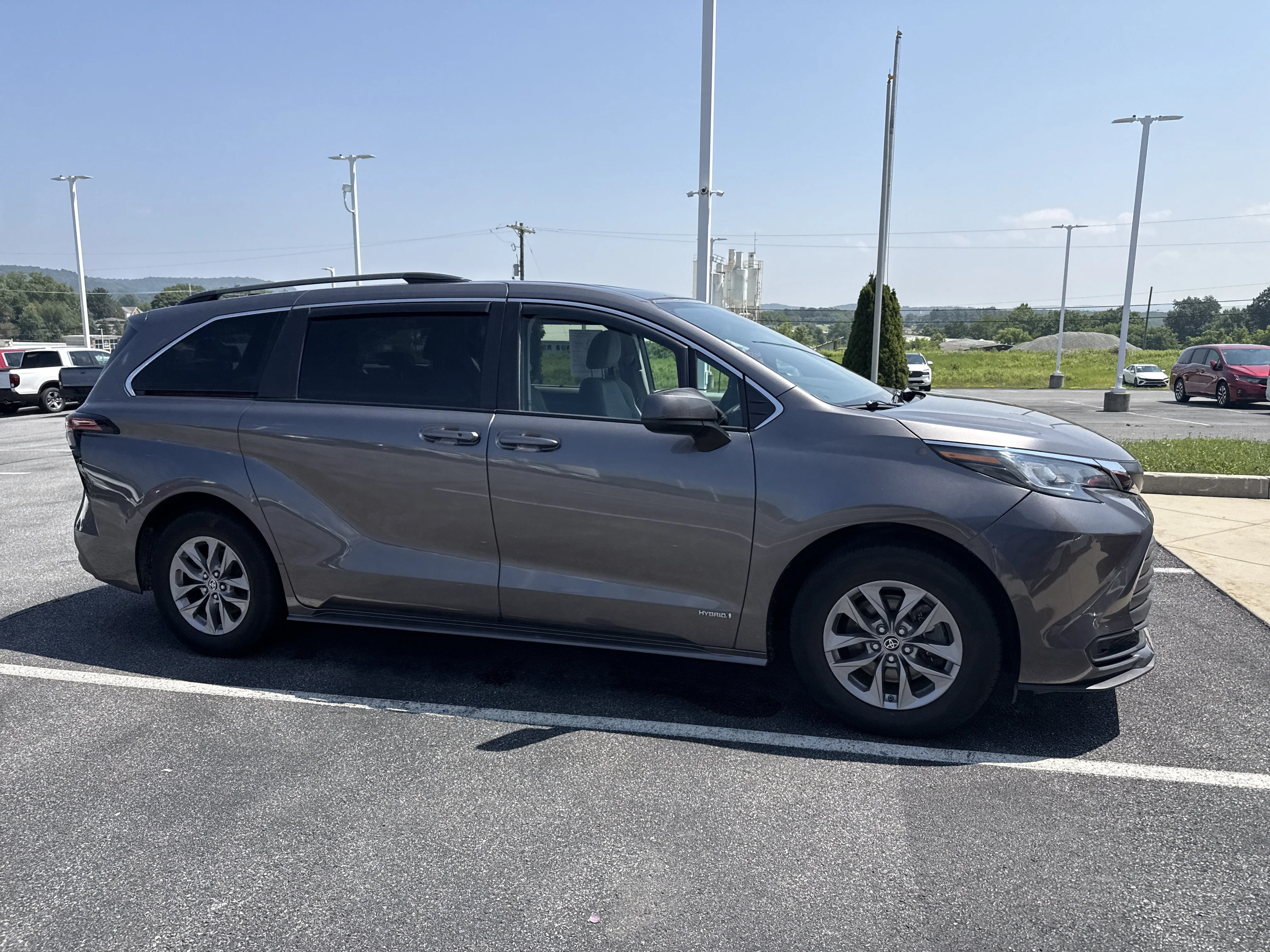 Used 2021 Predawn Gray Mica Toyota LE image 2