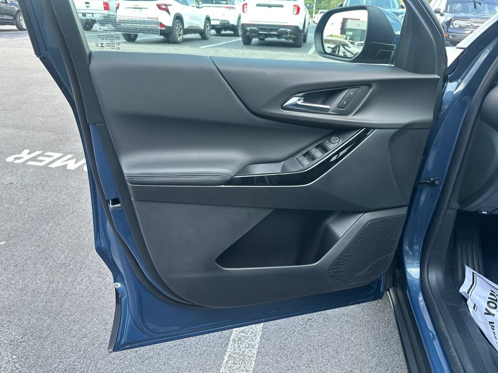2027 Chevrolet Equinox LT - Photo 12