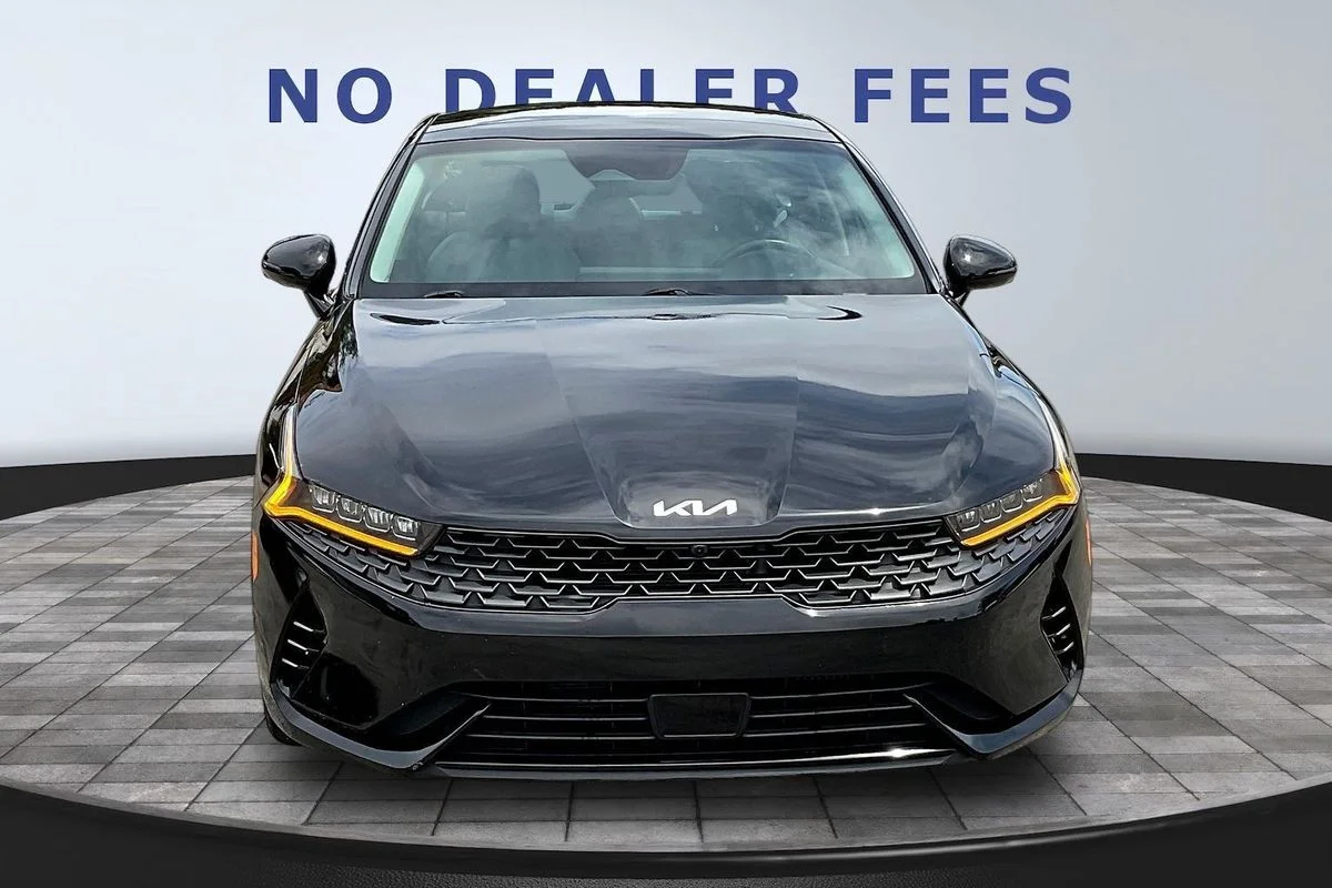 Used 2023  Kia EX image 2