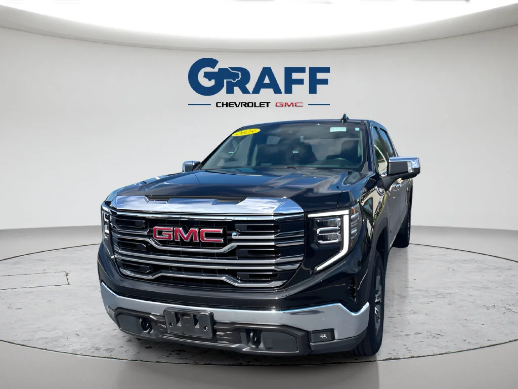 2025 GMC Sierra 1500 SLT - Photo 9