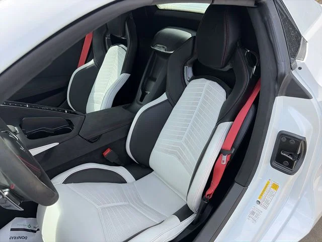Used 2023 White Chevrolet Stingray image 17