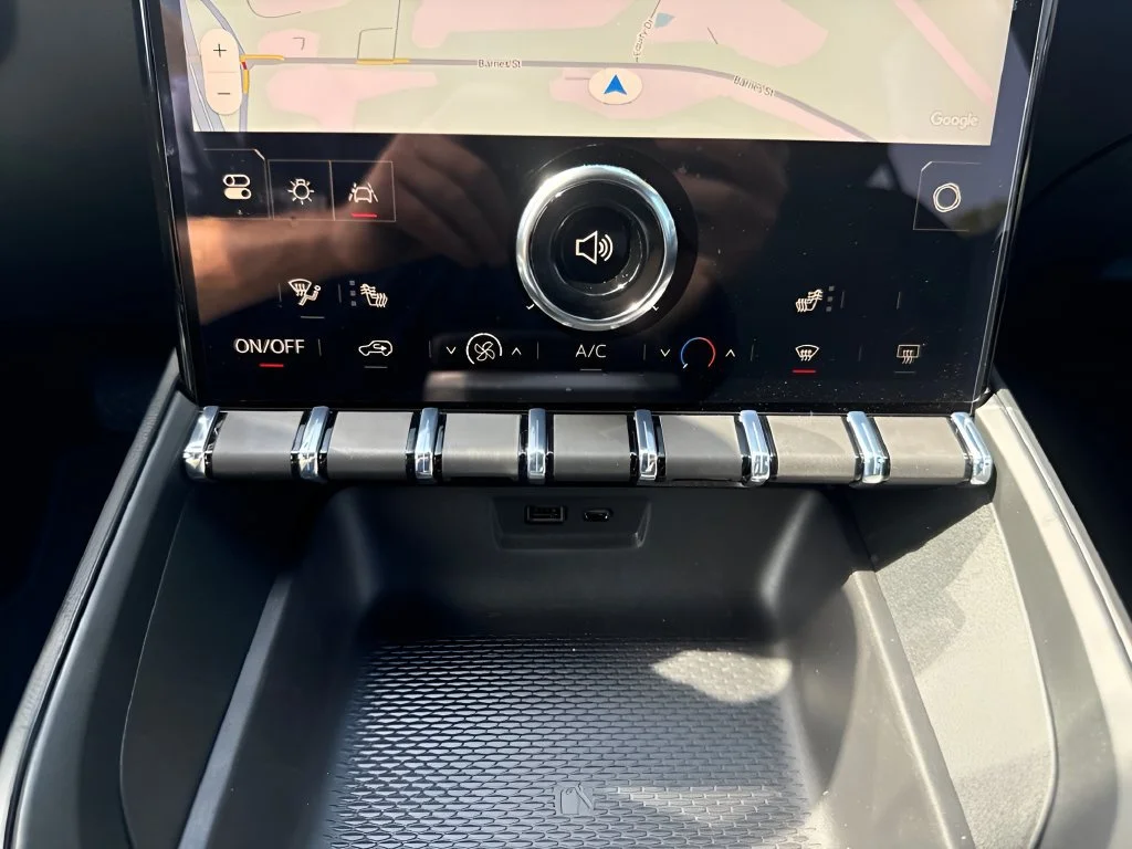 New 2027 Summit White GMC Elevation image 22