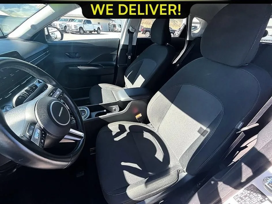 Used 2025 White Hyundai SEL image 8