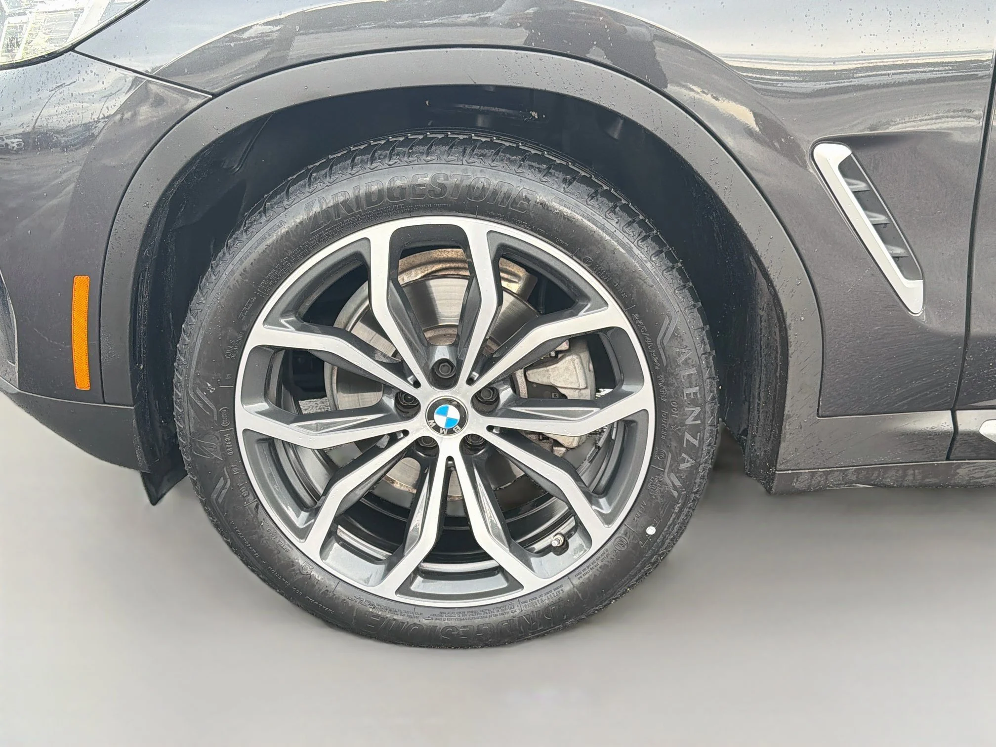 Used 2024 Dark Graphite Metallic BMW xDrive30i image 42