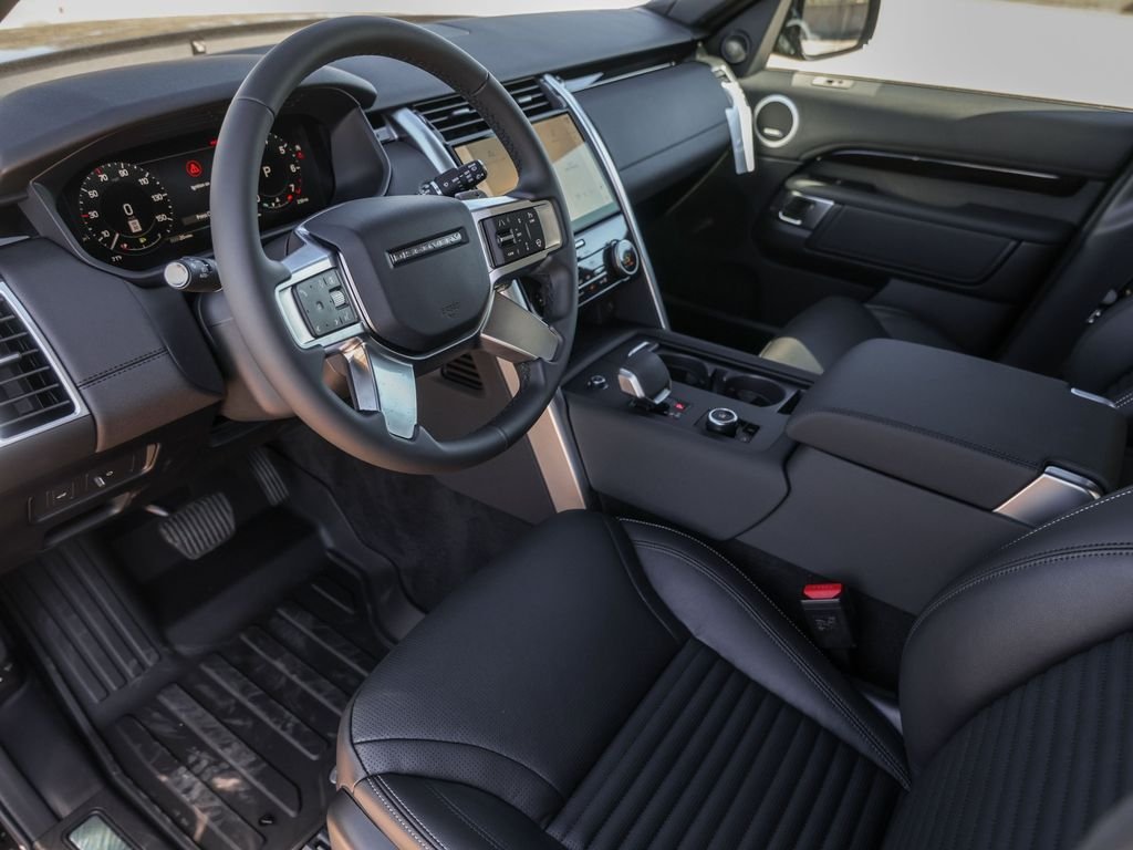 2025 Land Rover Discovery S - Photo 16