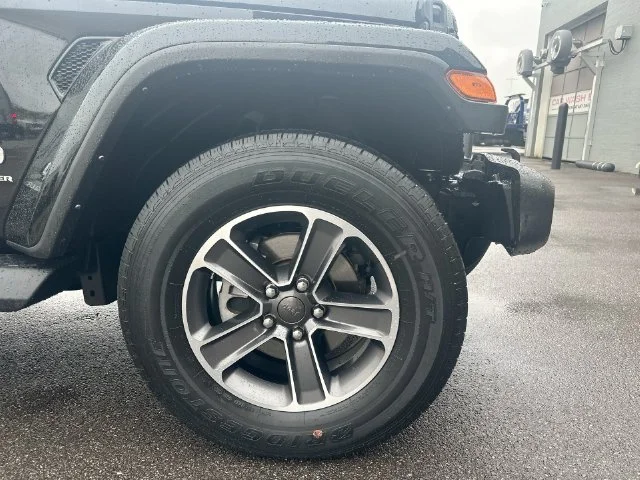 Used 2023 Black Jeep Sahara image 13