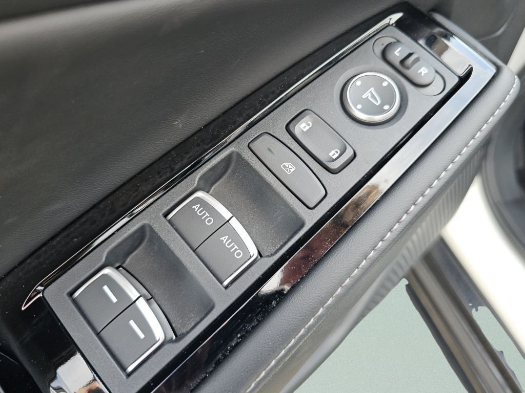 Certified Used 2025 White Honda Touring image 34
