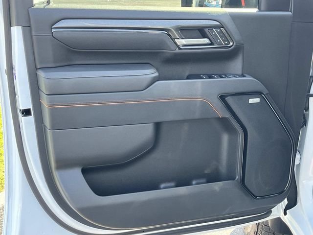 Used 2025 White GMC AT4 image 25