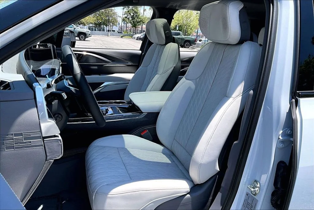 New 2026 Vibrant White Tricoat Cadillac Luxury image 12