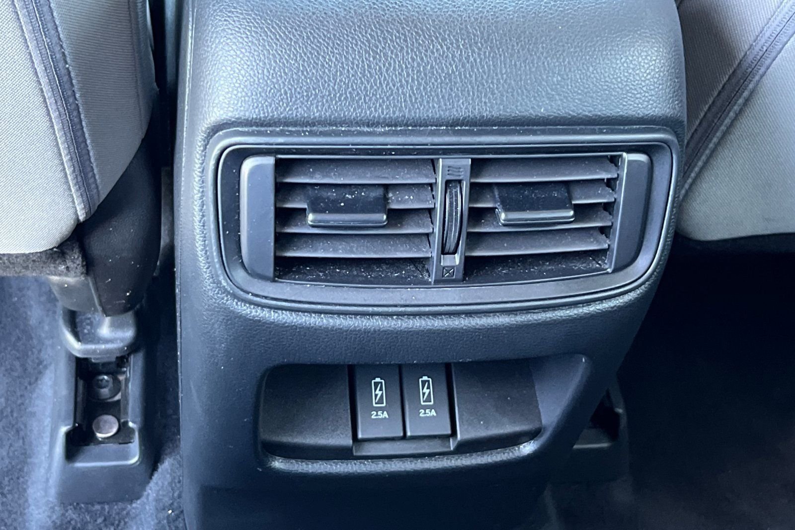Used 2022  Honda EX image 17
