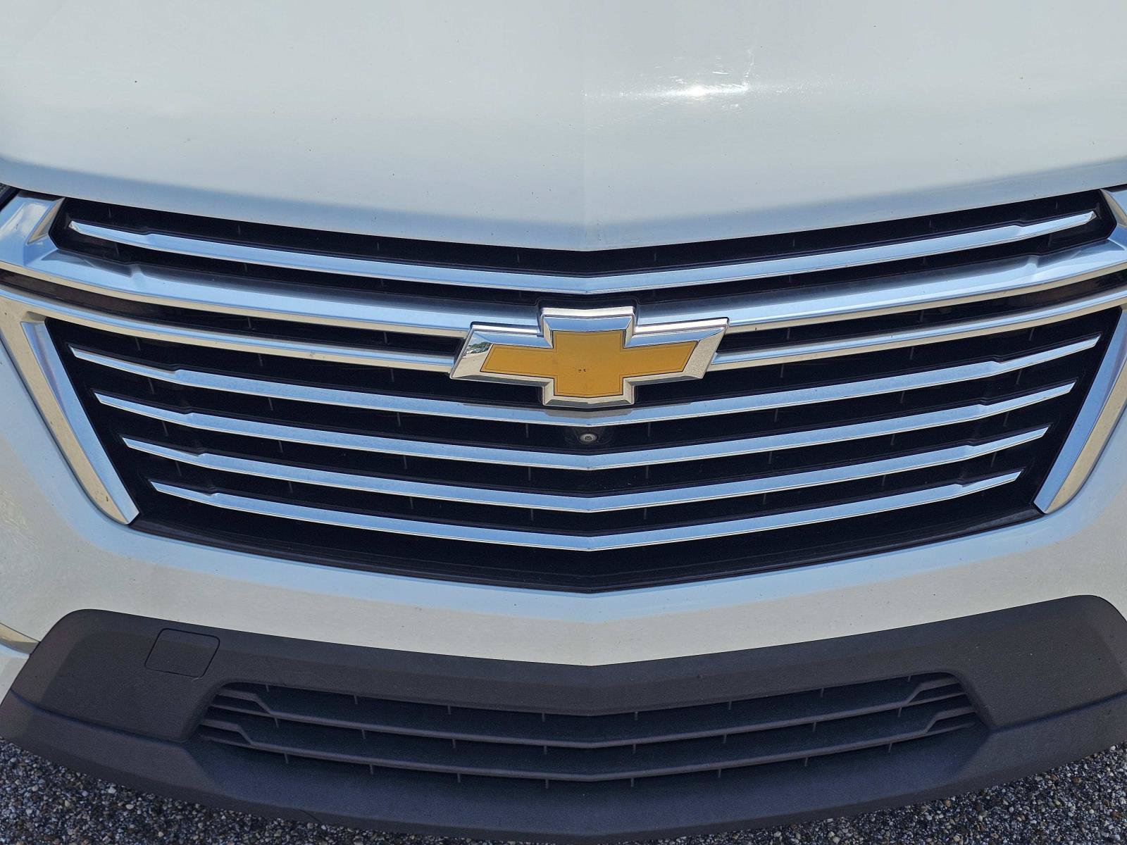 Used 2022 Summit White Chevrolet Premier image 3