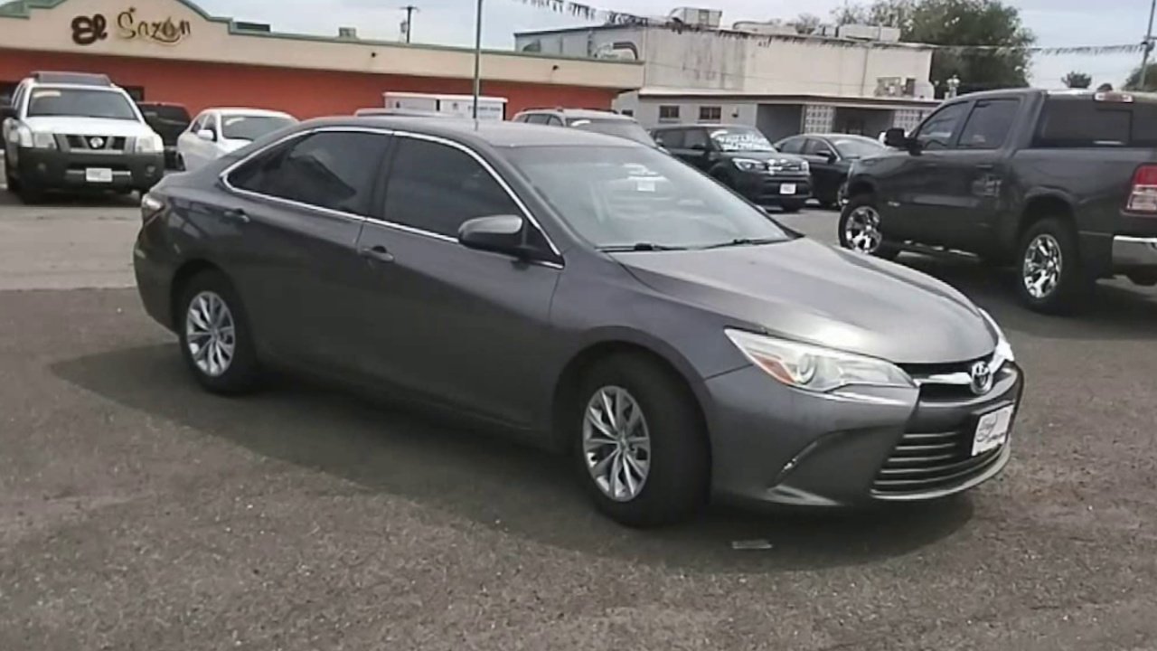 2016 Toyota Camry XSE photo 2