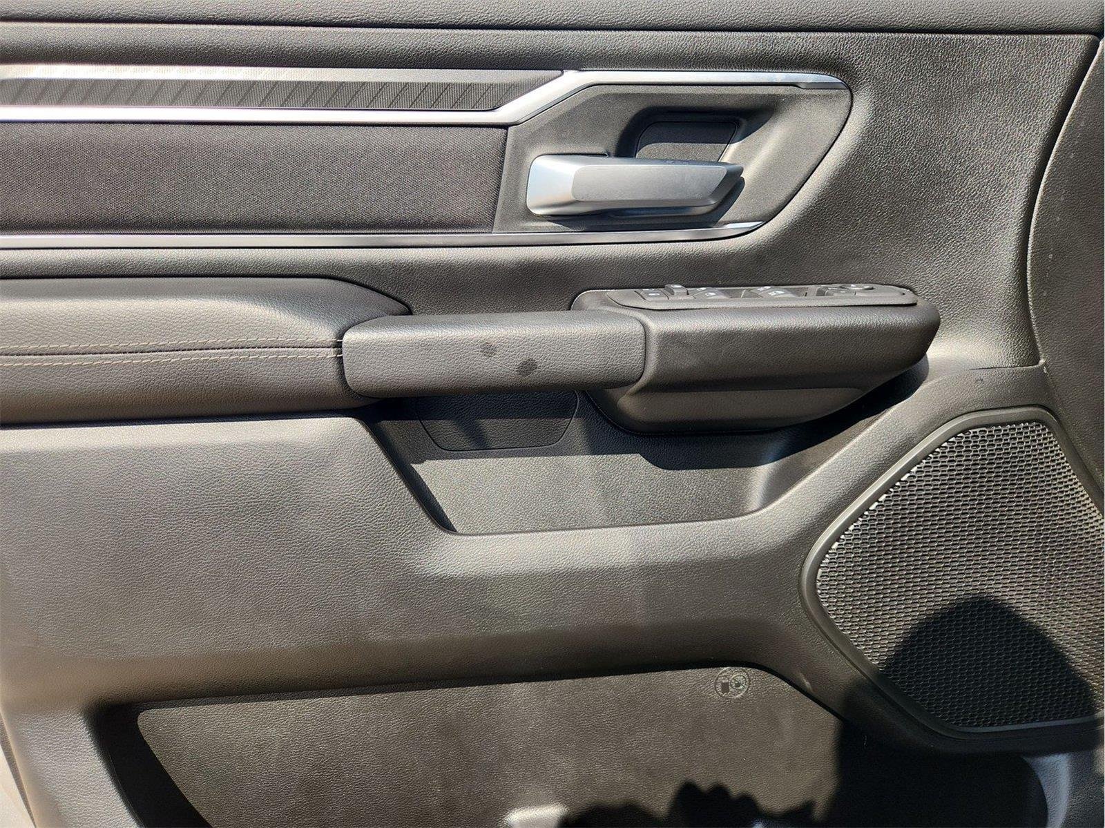 2025 Ram 1500 photo 21 of 32