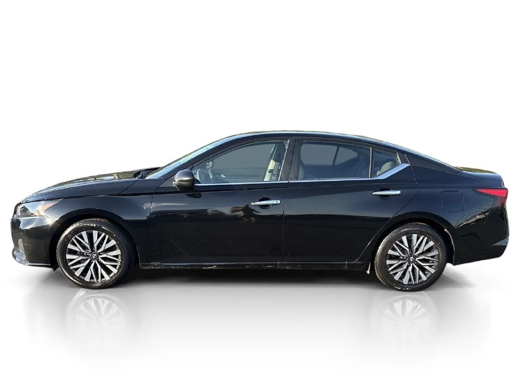 Used 2025 Super Black Nissan SV image 8