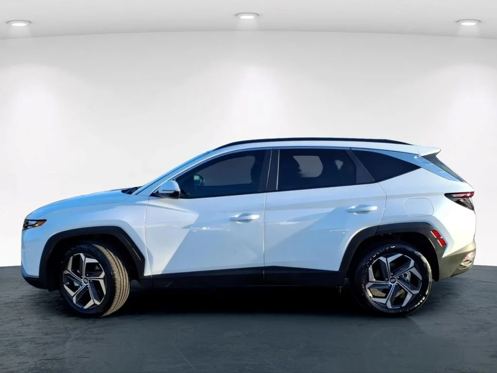 Used 2024 White Hyundai SEL Convenience image 14
