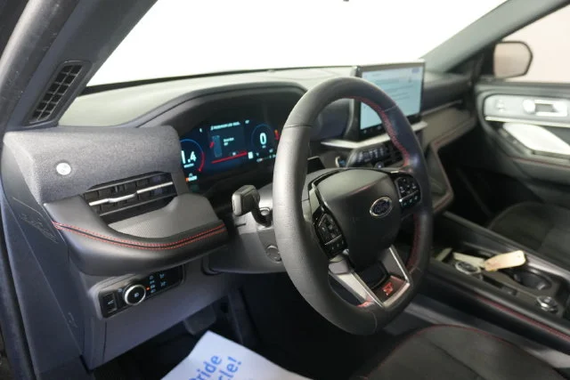 Used 2025 Agate Black Metallic Ford ST image 17