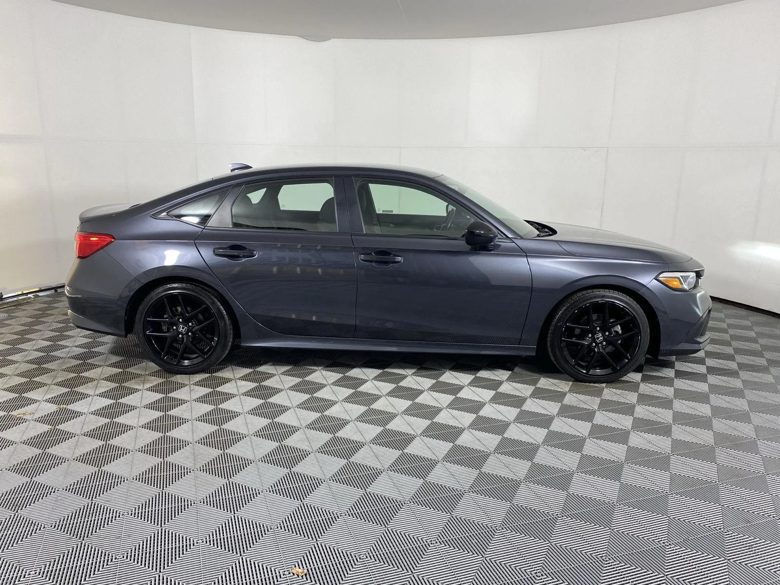 Used 2023 Meteorite Gray Metallic Honda Sport image 9