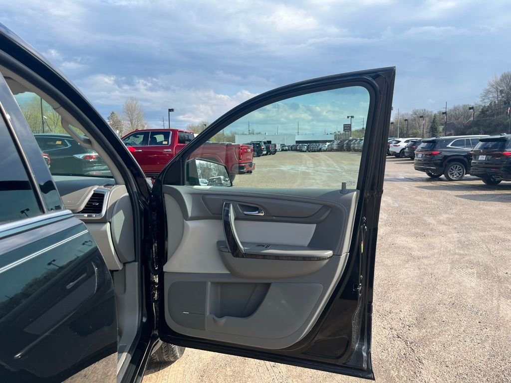 Used 2017 Ebony Twilight Metallic GMC Limited image 40