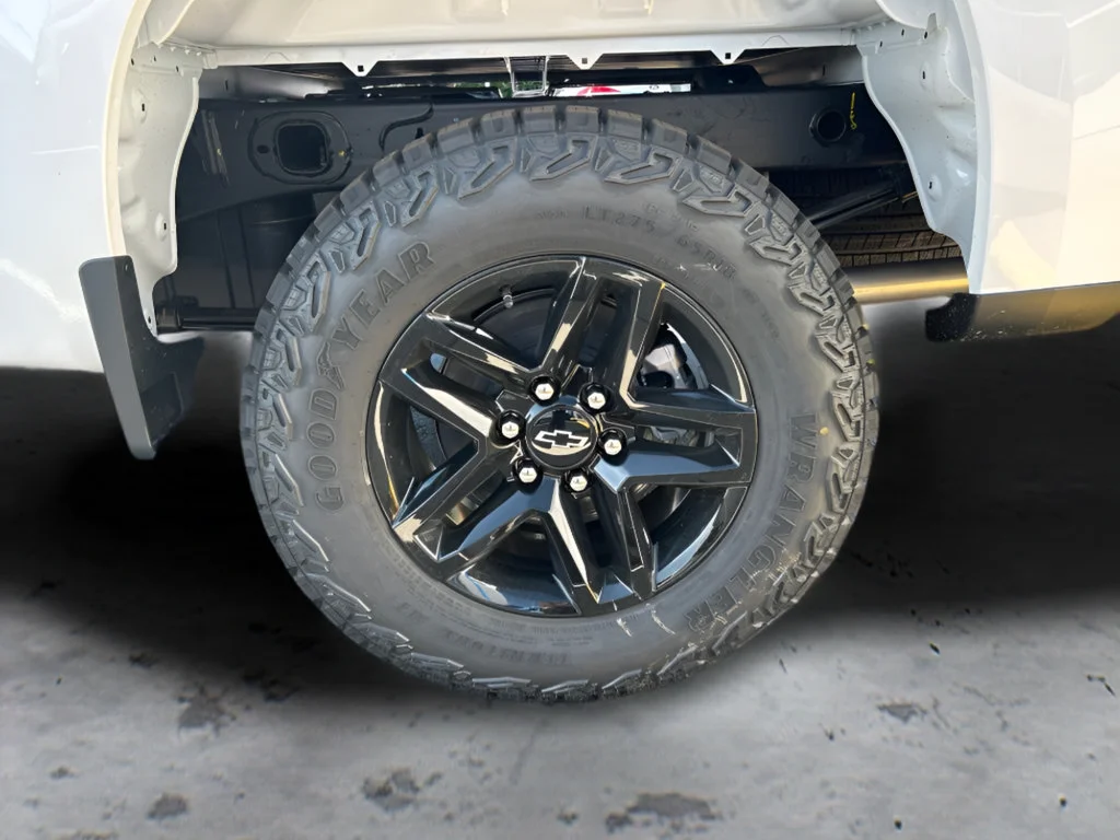 New 2026 Summit White Chevrolet Custom Trail Boss image 9