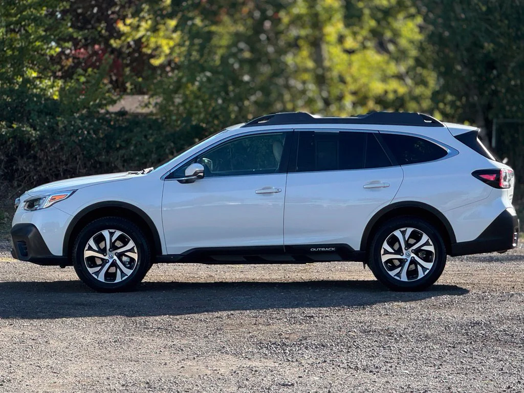 Used 2021 Crystal White Pearl Subaru Limited image 4