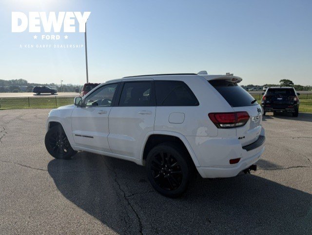 Used 2017 Bright White Clearcoat Jeep Altitude image 5