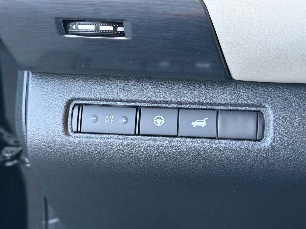 Used 2026 Black Nissan SL image 24