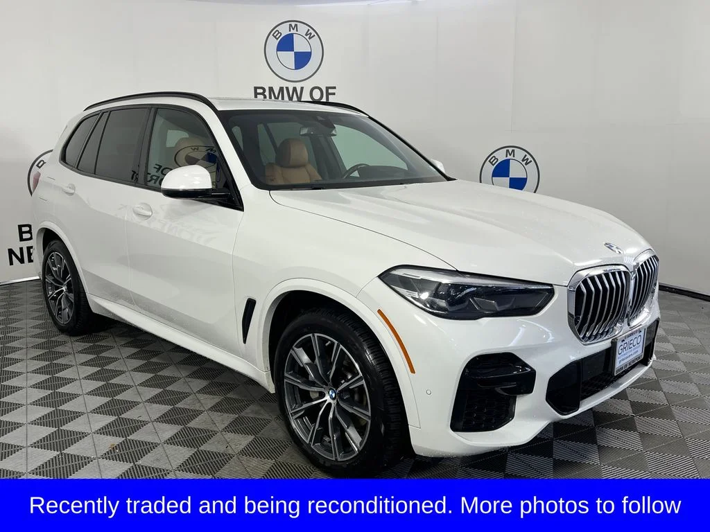 Used 2022 White BMW xDrive40i image 1