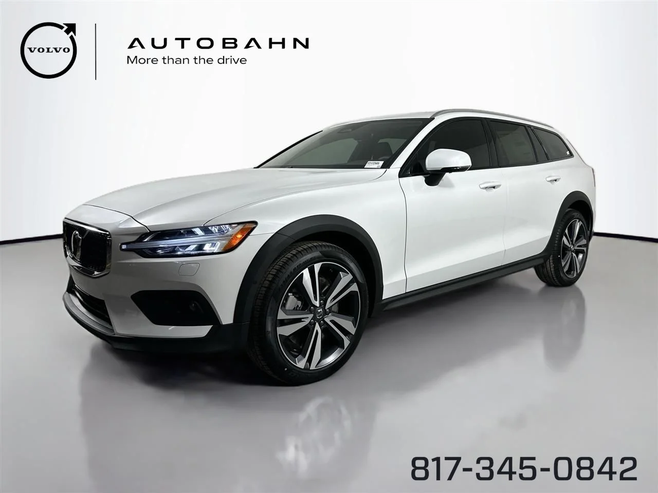 2026 Volvo V60 Cross Country B5 Plus AWD's photo