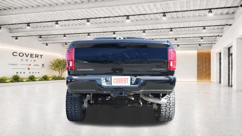New 2025 Diamond Black Crystal Pearl-Coat Exterior Paint RAM Laramie image 15