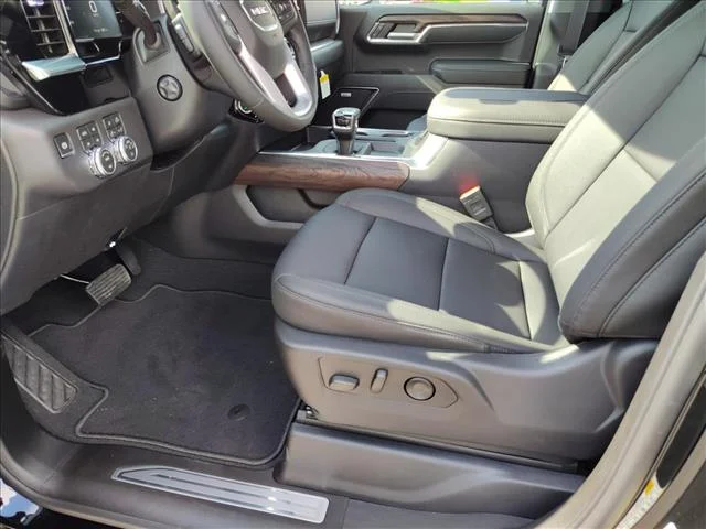2026 GMC Sierra 1500 SLT - Photo 9