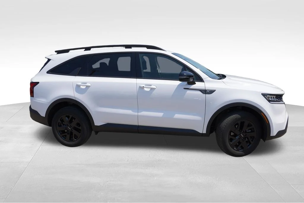 Used 2023 Glacial White Pearl Kia X-Line S image 2