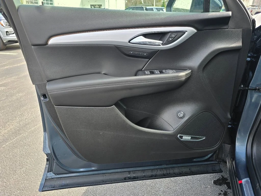 New 2026 Quartz Blue Metallic Buick Avenir image 13