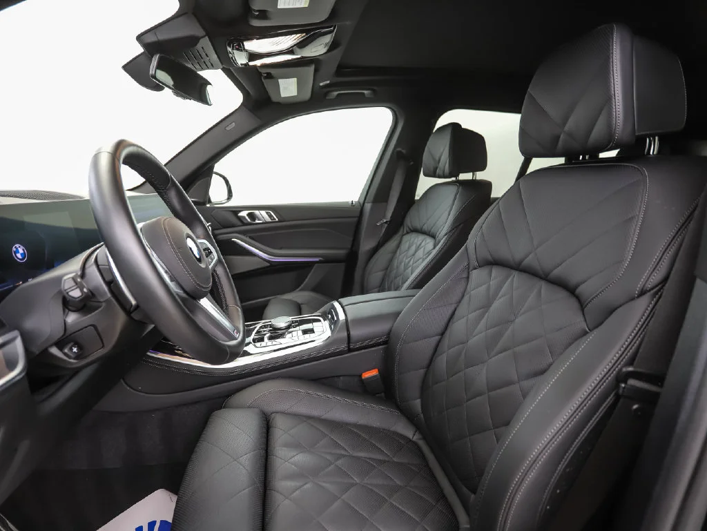 Certified Used 2026 Black Sapphire Metallic BMW xDrive40i image 11