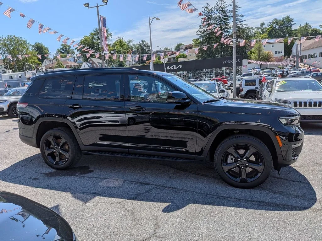 Used 2023 Black Jeep Limited image 5
