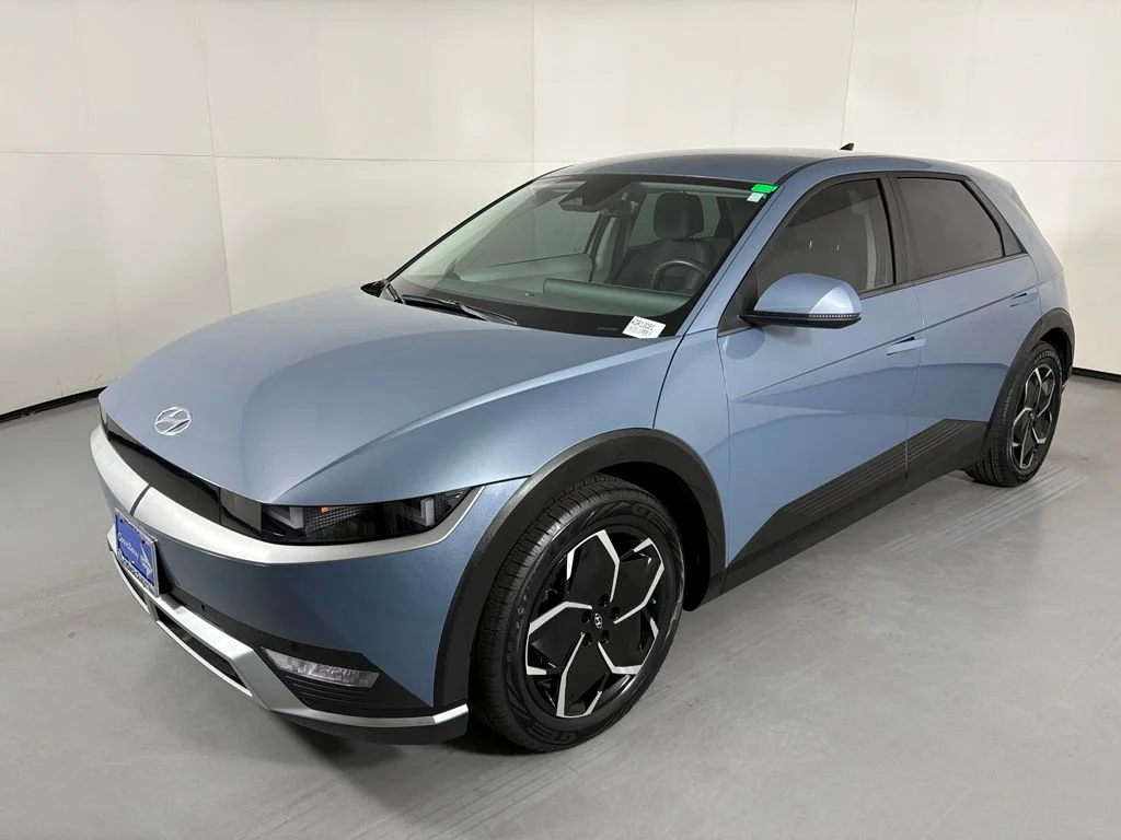 Used 2024 Blue Hyundai SEL image 4