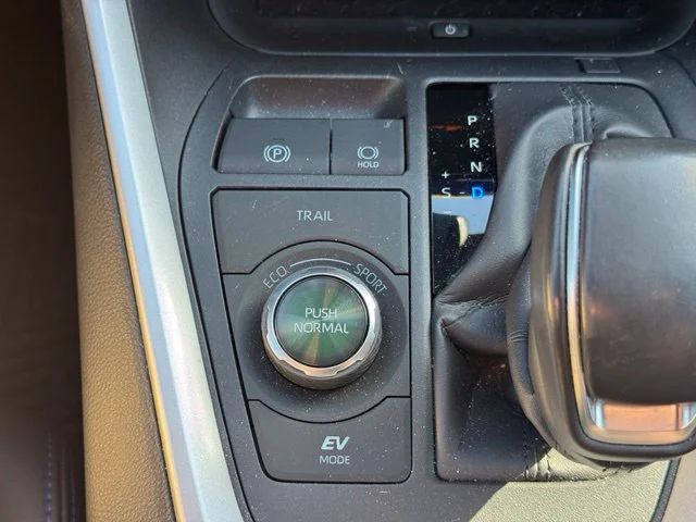Used 2024 Wind Chill Pearl/Midnight Black Metallic Toyota XSE image 34